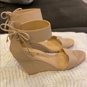 Nude wedges